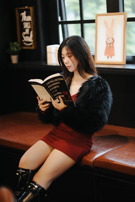 Book Reviews: The Art of Analyzing Literature and Its Influence