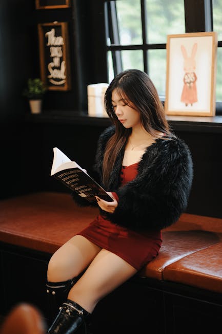 Book Reviews: The Art of Analyzing Literature and Its Influence