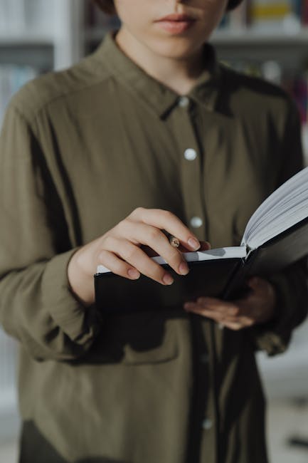 Exploring the Depths of Book Reviews: A Comprehensive Guide to Understanding Their Importance