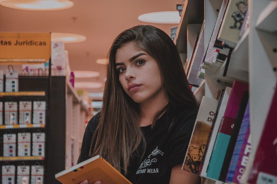 Beyond the #BookShelfie: Monetizing Your Literary Passion on Bookstagram