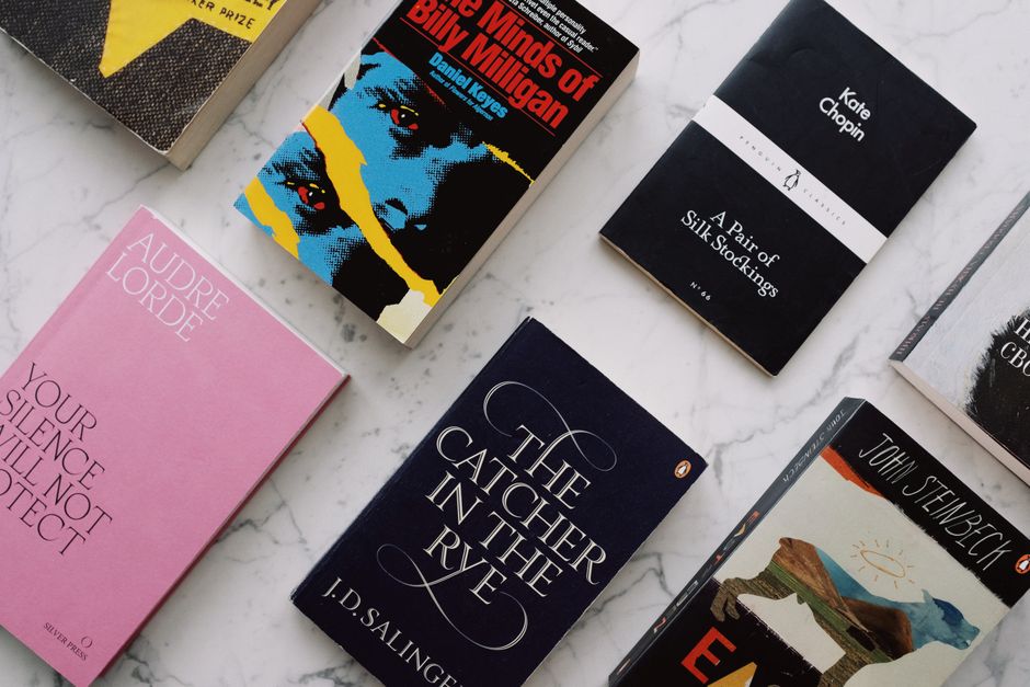 The Psychology of Bookstagram: Identity, Community & the Curated Shelf