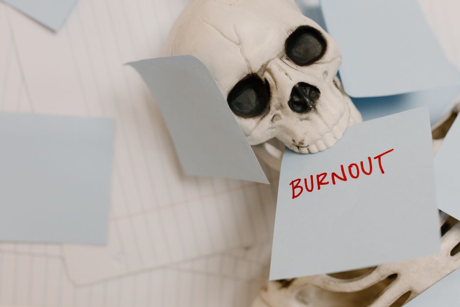 The Dark Side of Bookstagram: Burnout, Comparison & The Pressure to Post