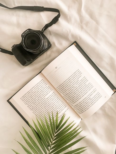 How to Start a Bookstagram: A Beginner's Guide to Success