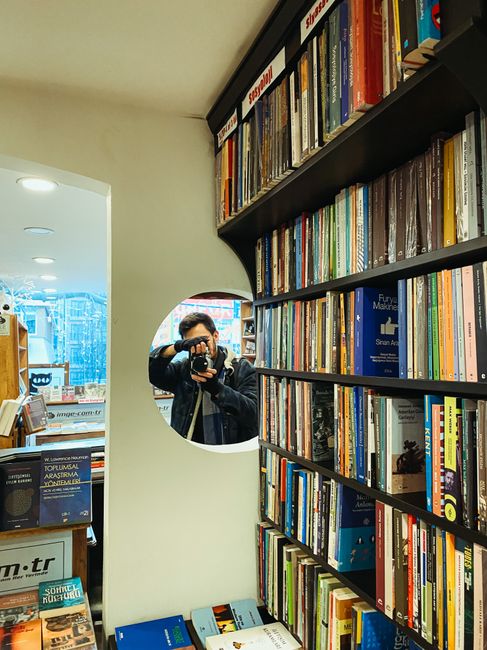 The Bookstagram Economy: Passion, Profit & Publishing's New Wave