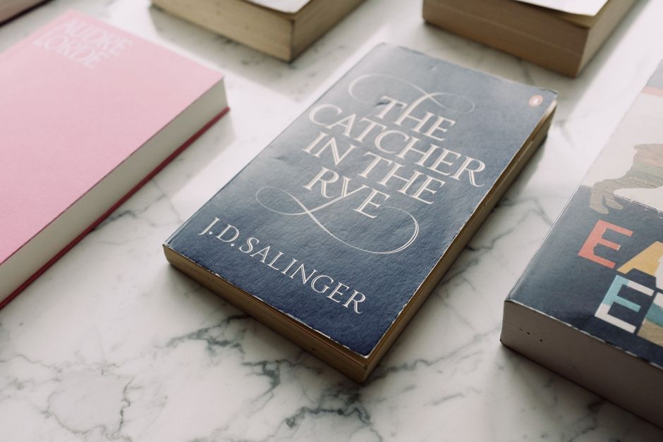 The Psychology of Bookstagram: Identity, Community & the Digital Shelf
