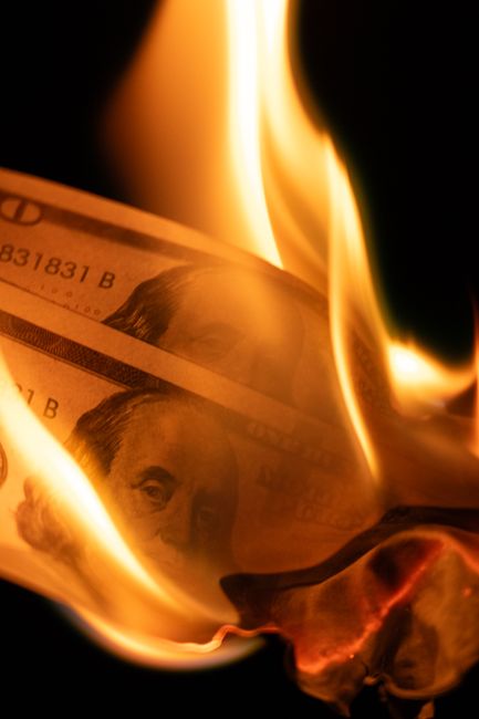 The Dark Side of Bookstagram: Burnout, Comparison & Monetization