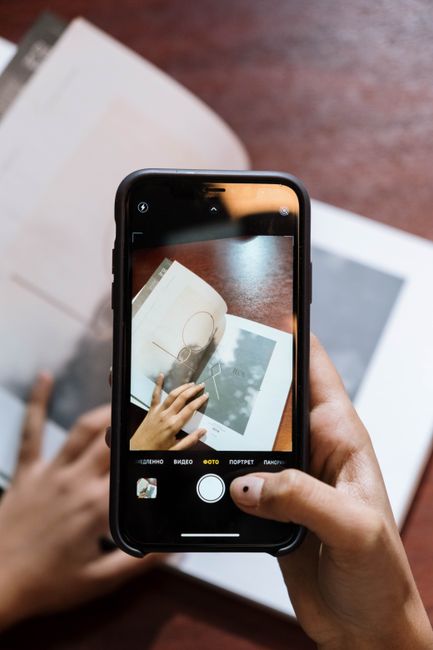 The Bookstagram Effect: How Instagram Reshaped Reading & Community