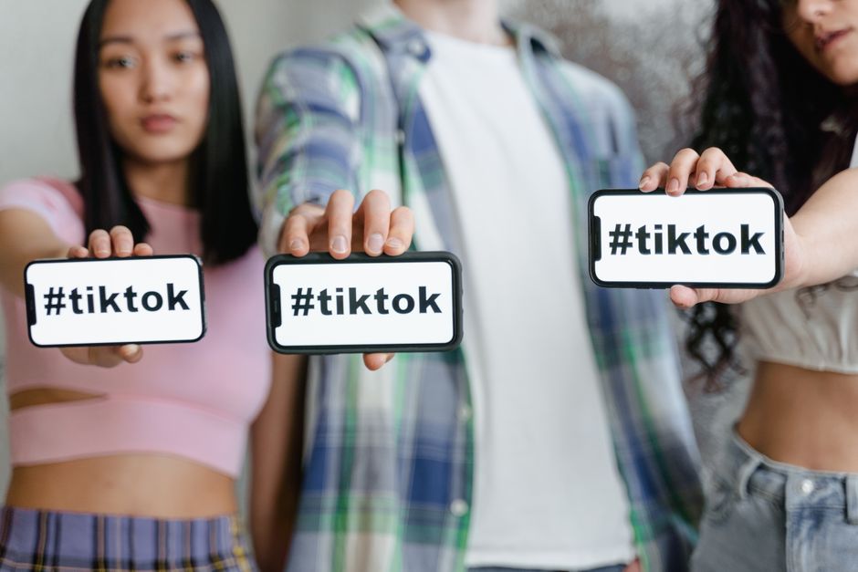 The BookTok Effect: How a TikTok Hashtag Reshaped a Billion-Dollar Industry