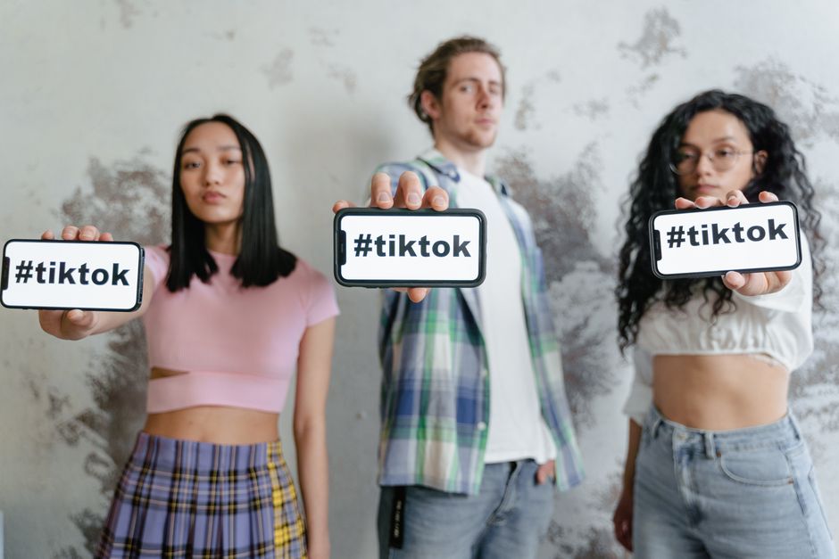 The BookTok Effect: How a TikTok Hashtag Reshaped a Billion-Dollar Industry